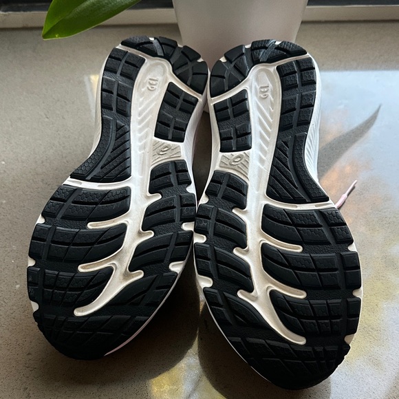 ASICS Women's Gel-Contend 8 Running Shoes in Pink and Burgundy size 8.5 😎 - Picture 11 of 16